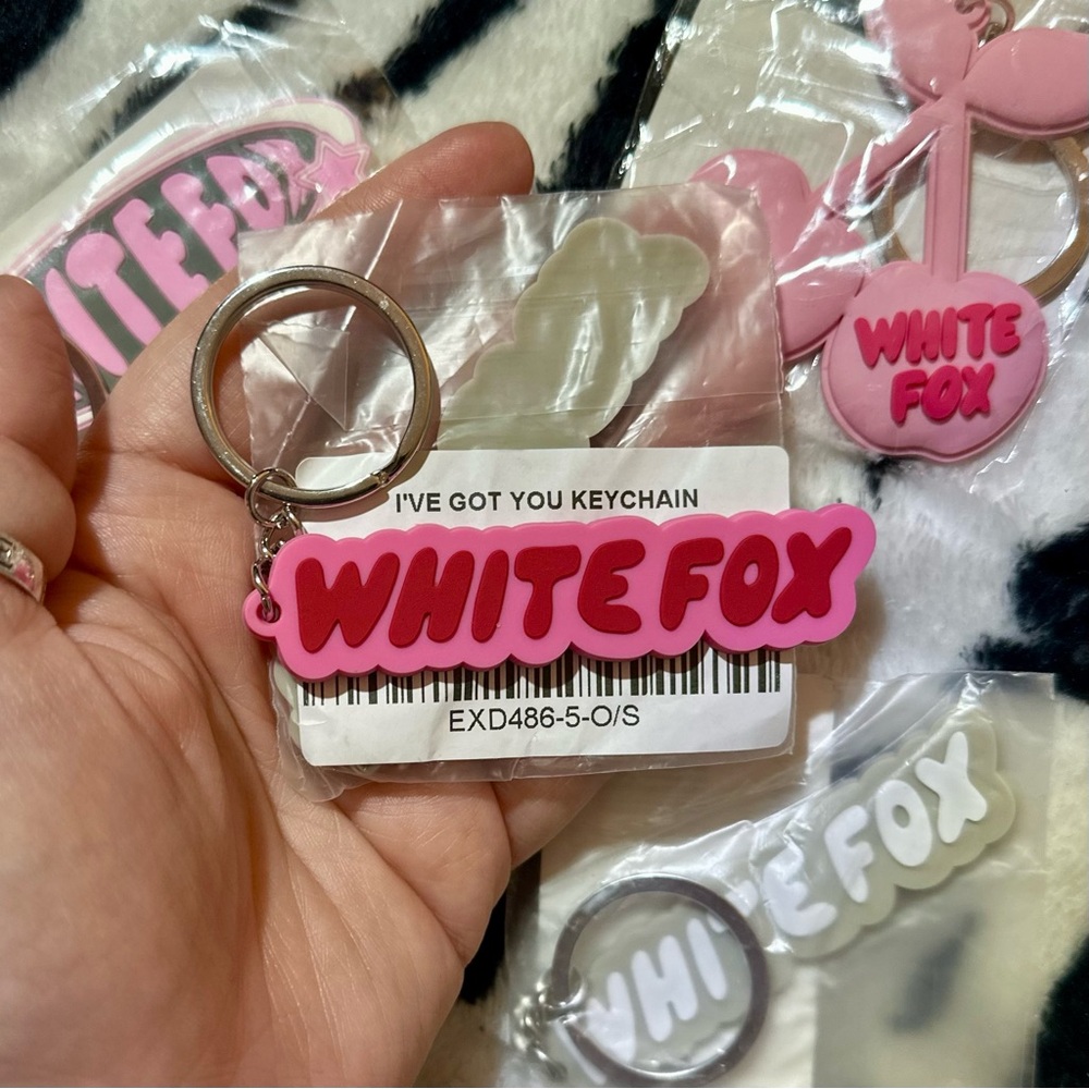 White Fox ‘I’ve Got You’ Keychain in Pink/Red White Fox Boutique Trending NWOT